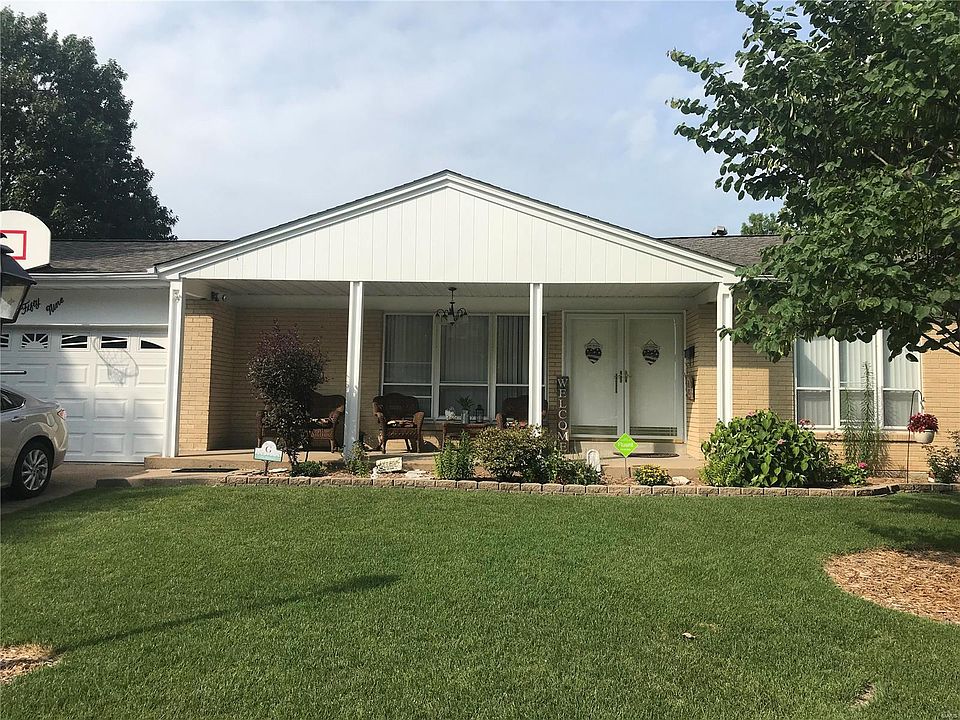 1st image of 459 Foxtrail Dr