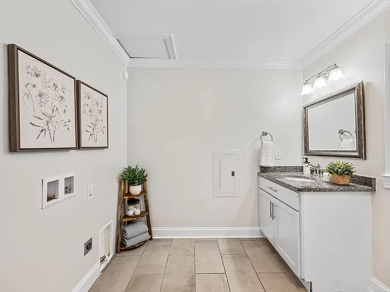 419 Osborne Dr — Photo 15