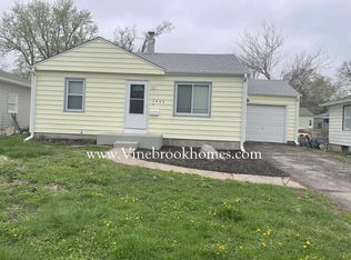 5809 Northwest Dr, Omaha, NE 68104