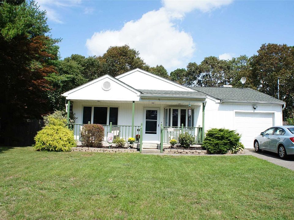 1st image of 139 Chanel Dr E