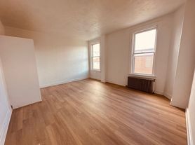 120 N George St