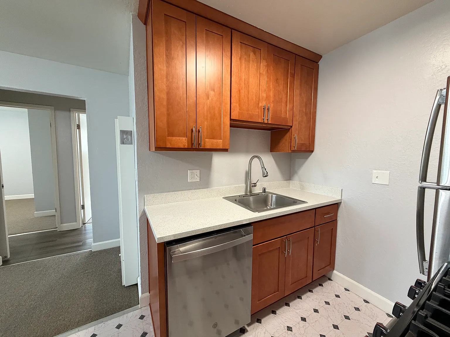 475 Alcatraz Ave — Photo 4