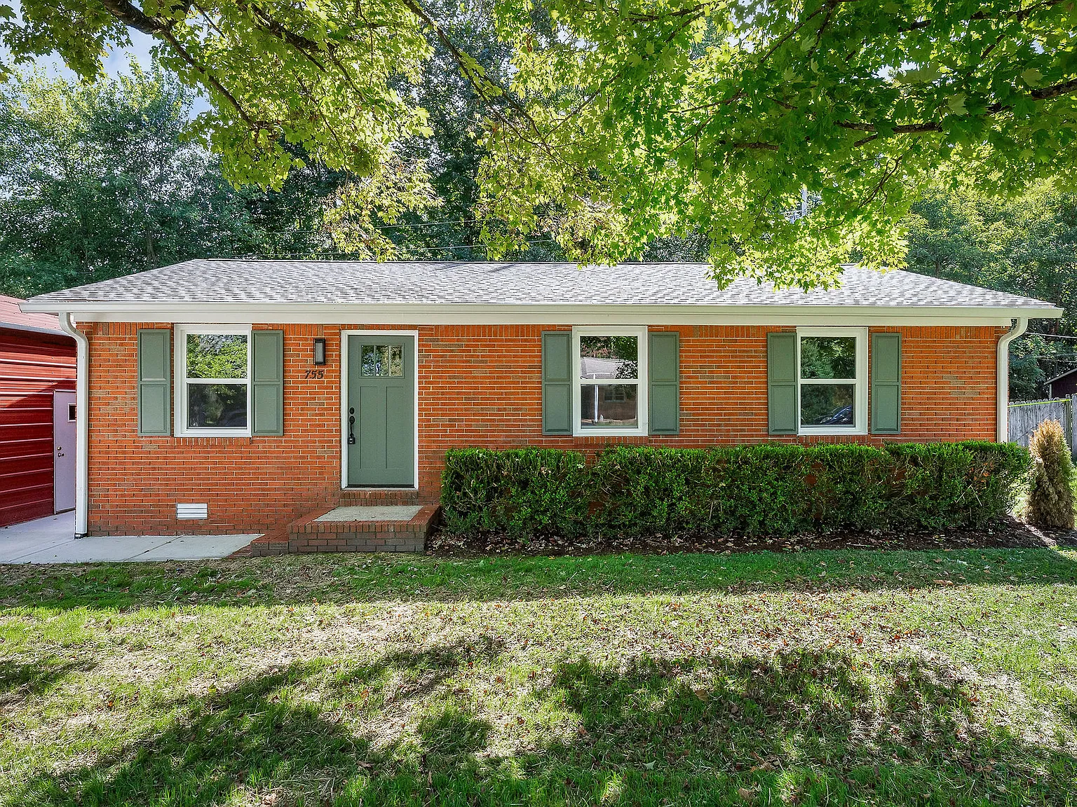 3 bed, 1300 sqft, $1,550 — Photo 1