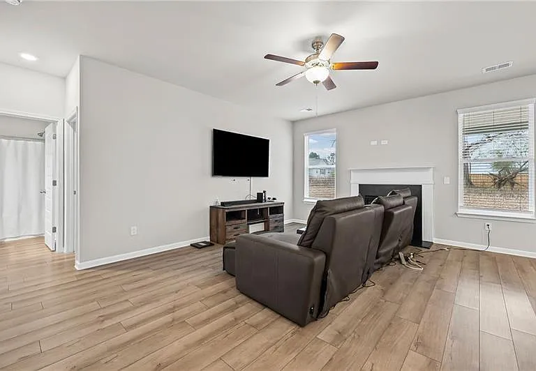 854 Orwell Dr — Photo 11