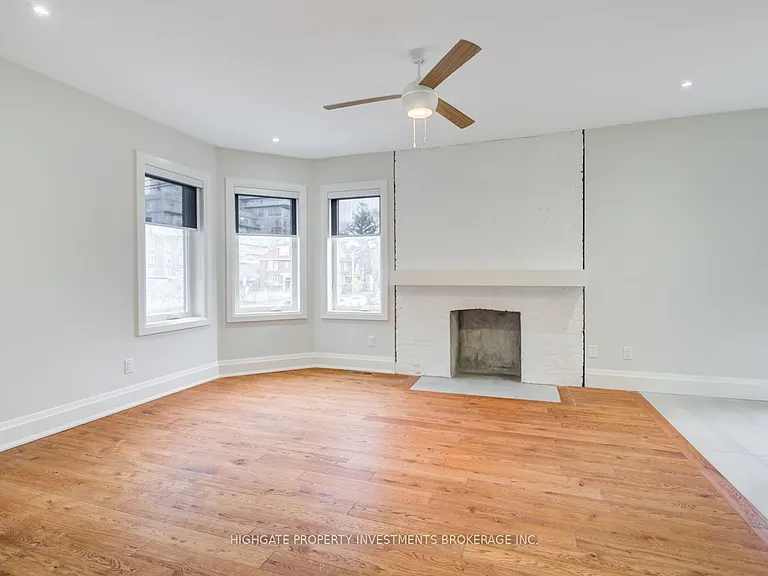 129 Hilton Ave #MAIN — Photo 4