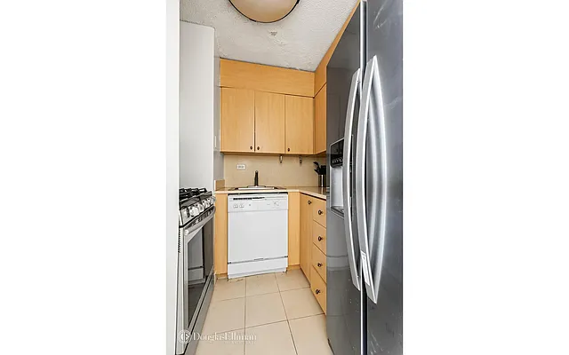 Rented by Douglas Elliman | media 10