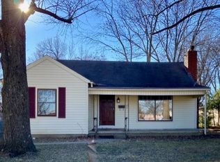 125 10th St, Carmi, IL 62821