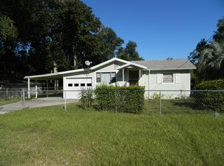 1901 Locust Ave, Palatka, FL 32177