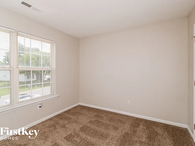 4230 Fairwood Dr — Photo 11