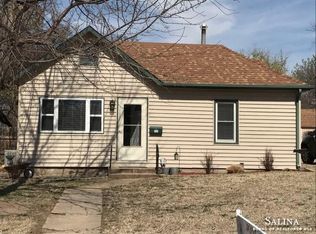 111 E 8th St, Ellsworth, KS 67439