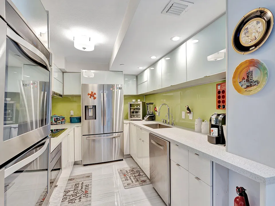 1900 S Ocean Blvd #8G