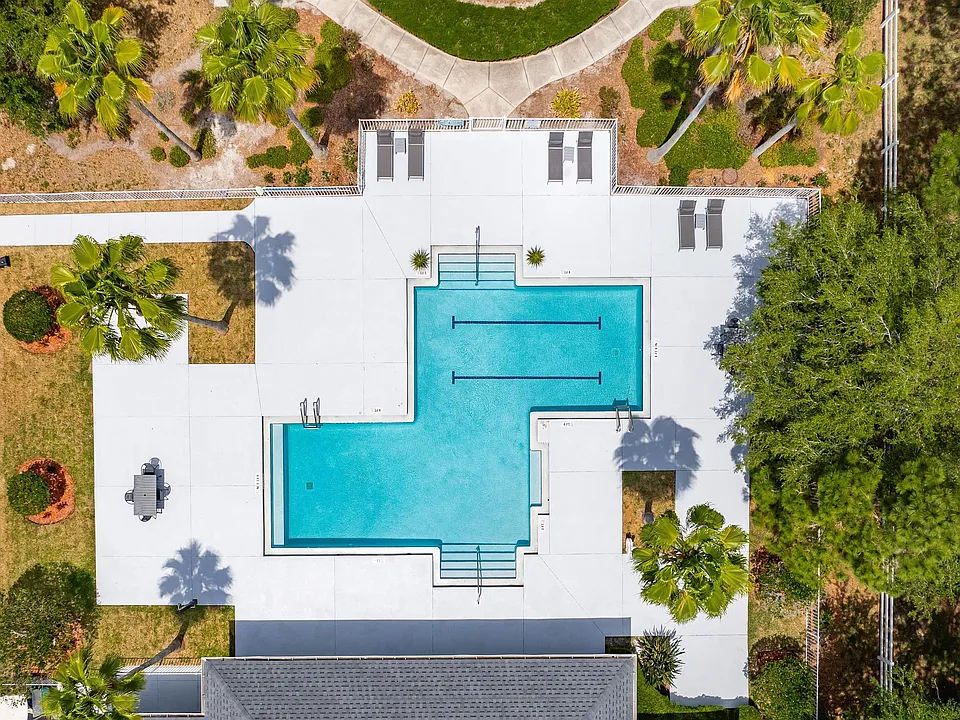 Summer Lake Villas, LLC