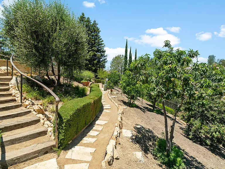 4358 Cresthaven Dr — Photo 51