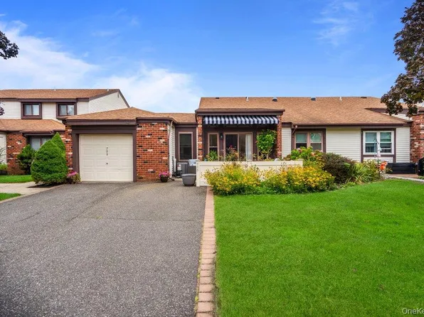 705 Alden Court, Saint James, NY 11780