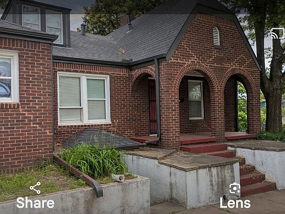 Front door entrance on Vancouver Street.