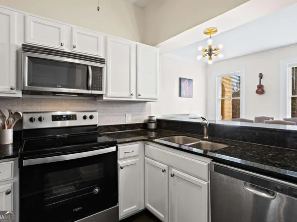 2855 Peachtree Rd NE APT 115, Atlanta, GA 30305