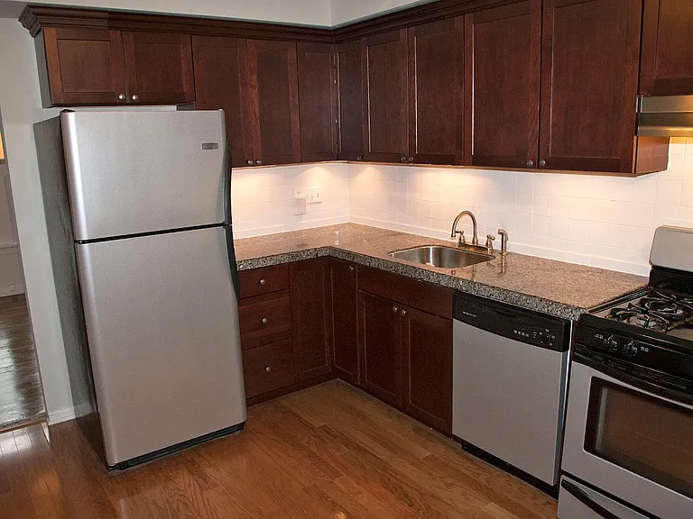1199 Plainfield Rd — Photo 7