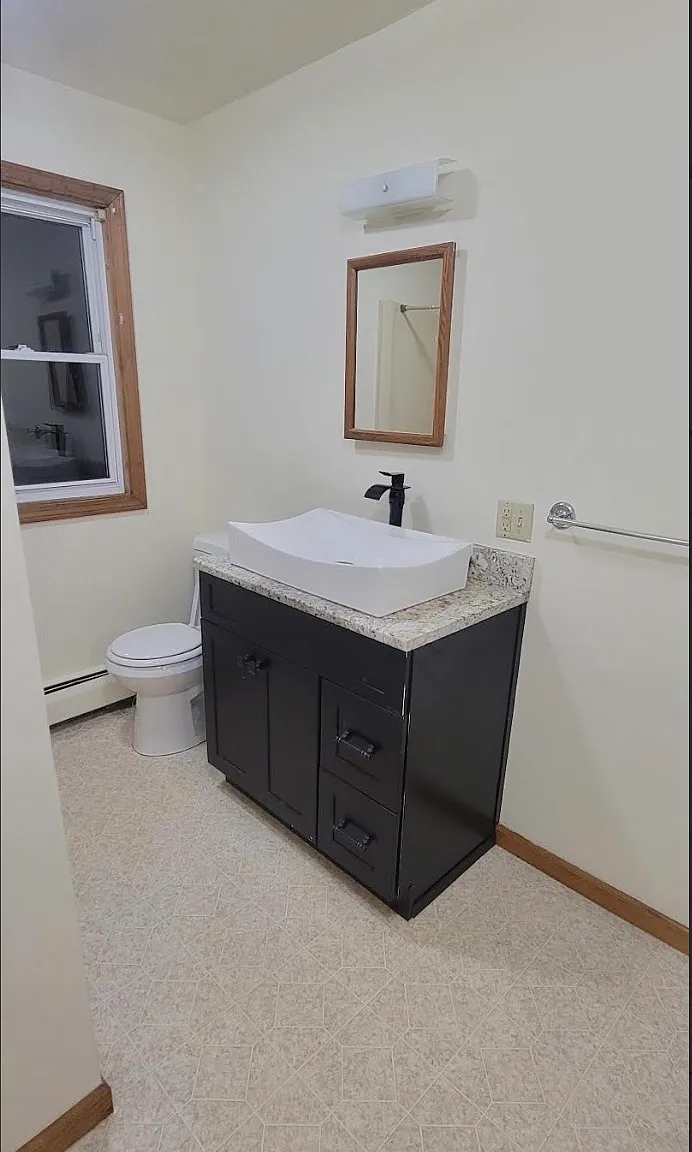 3 bed, 798 sqft, $1,900 — Photo 3