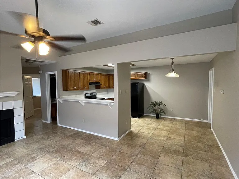 830 Mica Ln — Photo 4