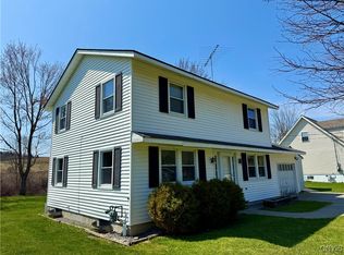 27 Cambridge Ave, Morrisville, NY 13408