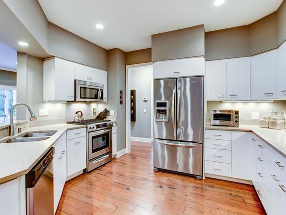 4th image of 3531 Oakton Dr APT 1006