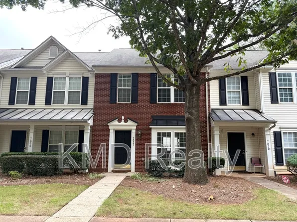 7037 Flying Scotsman Dr, Charlotte, NC 28213