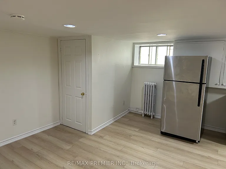 1342 Pape Ave #G — Photo 4