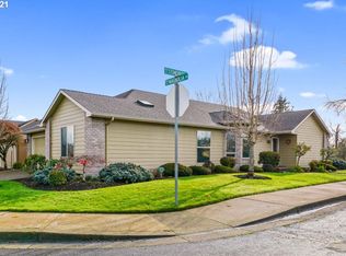 802 SE Stoneridge Ln, Dallas, OR 97338