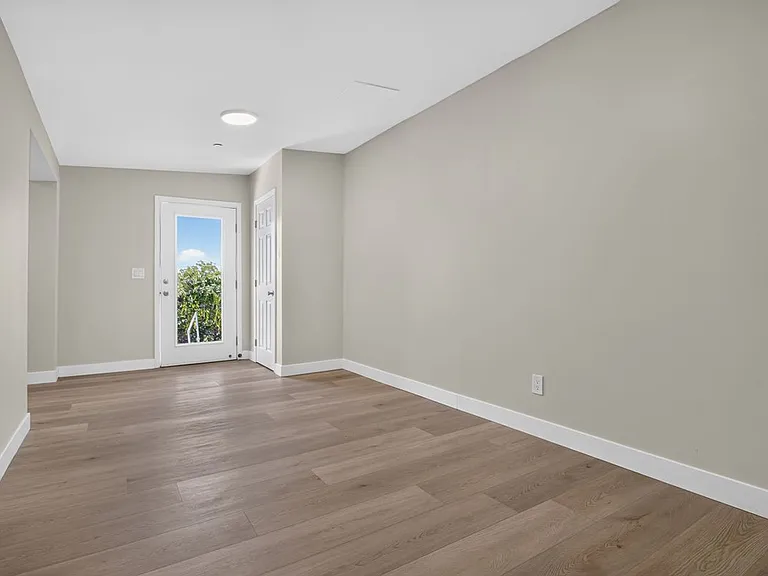 13247 1/2 Raven St — Photo 9