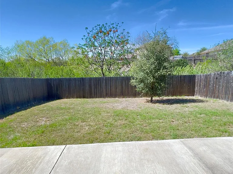 363 Eagle Brook Ln — Photo 22