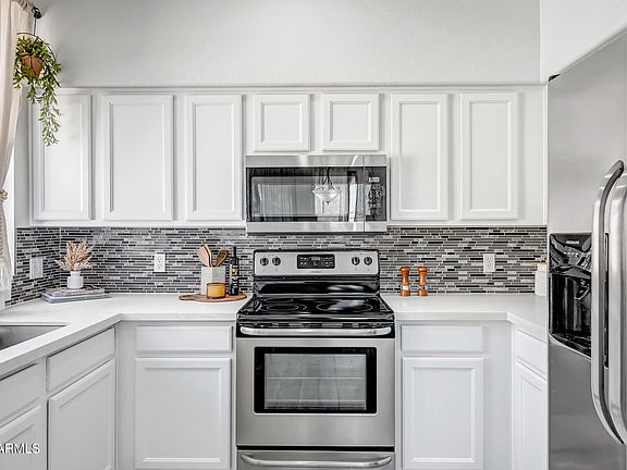 5th image of 1445 E BROADWAY Road #208