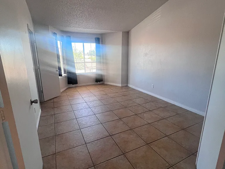 1695 W Midvale Village Dr — Photo 9