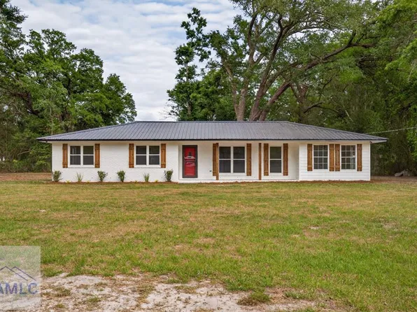 569 Revis Blocker Rd NE, Glennville, GA 30427