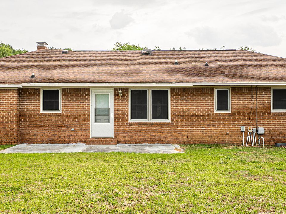 2nd image of 770 Bay Springs Dr