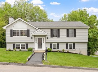 2 Pinebrook Ln, Worcester, MA 01609