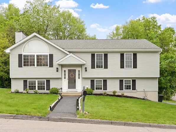 2 Pinebrook Ln, Worcester, MA 01609