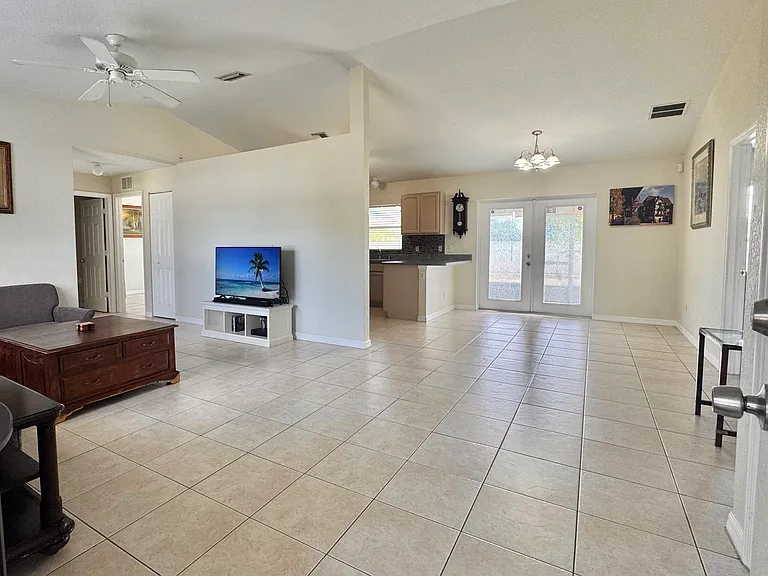 7502 Cohen St — Photo 4