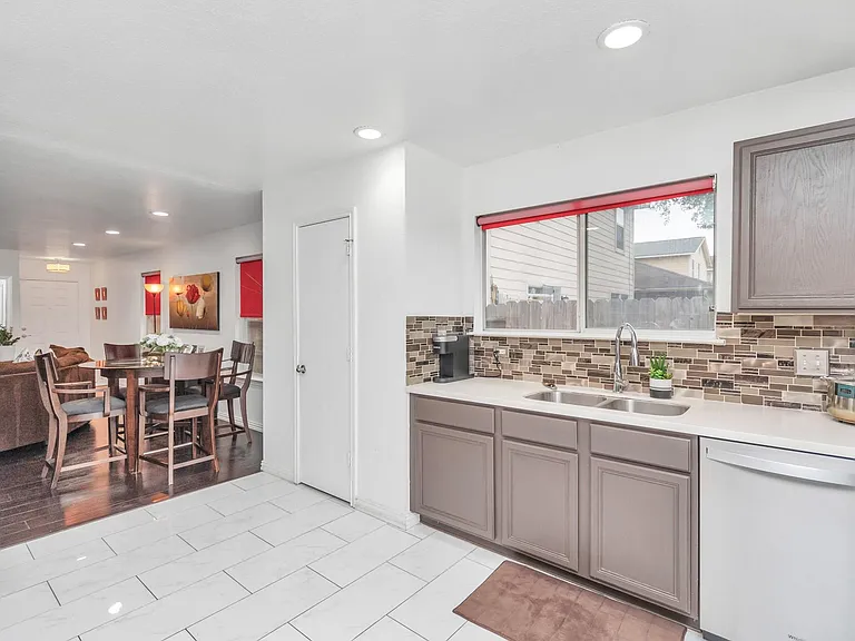 7327 Enchanted Creek Dr — Photo 14
