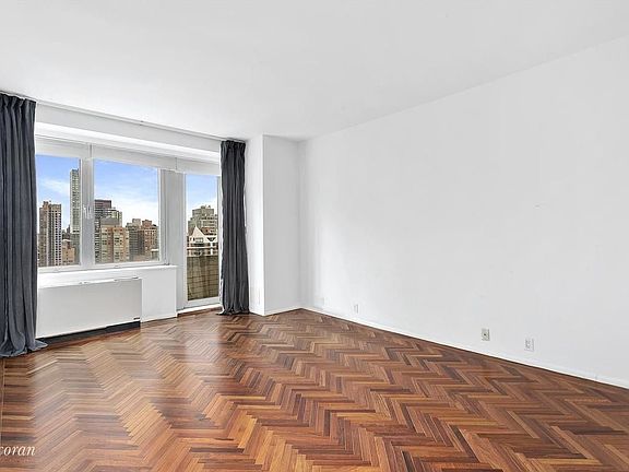 4th image of 216 E 47th St APT 30A