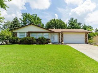 32 Park Charles Blvd N, Saint Peters, MO 63376