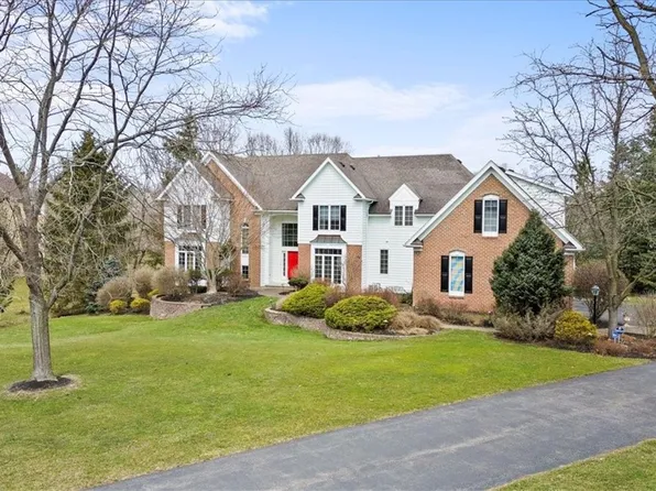 16 Arbor Creek Dr, Pittsford, NY 14534