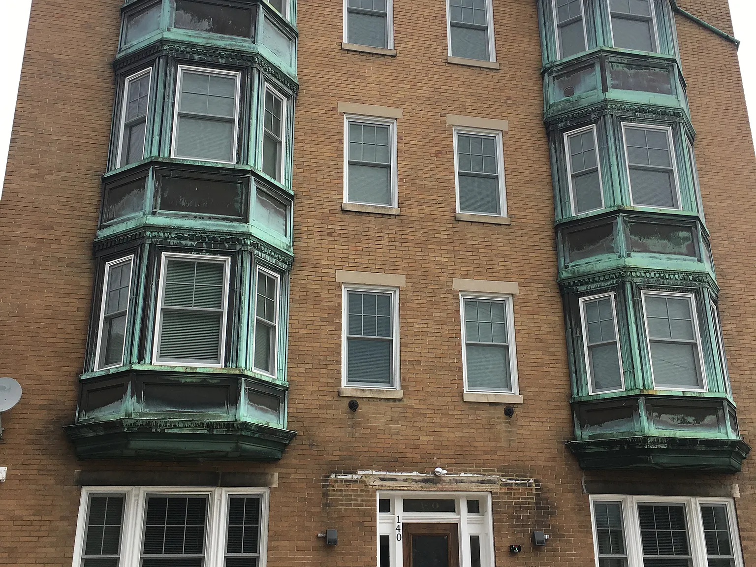 2 bed, 1300 sqft, $1,400 — Photo 1