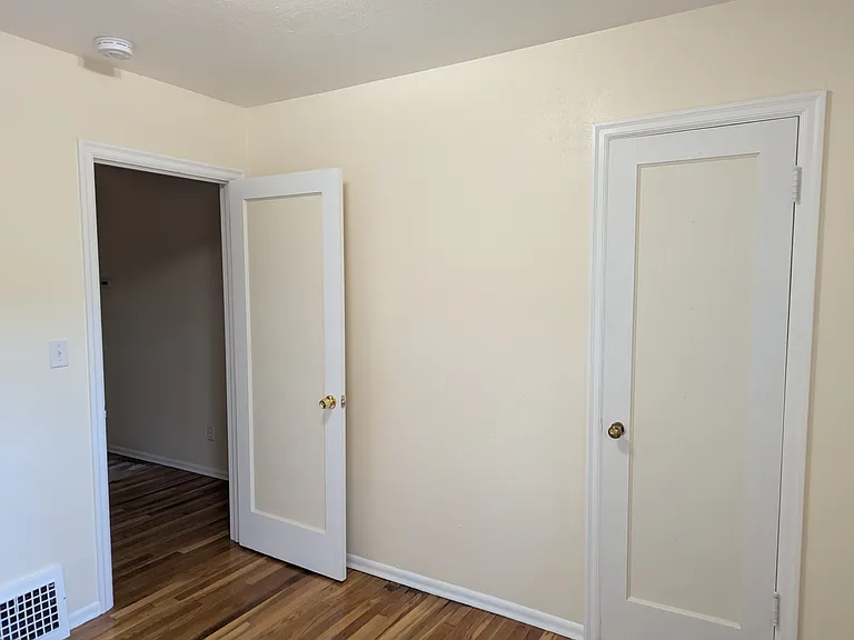 1627 E 1st Ave — Photo 5