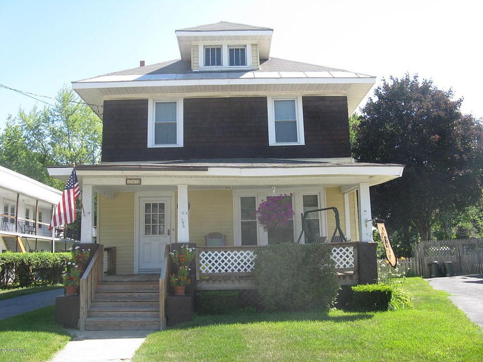 1st image of 193 Main St