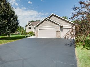 1795 Beecher Dr, Eagan, MN 55122