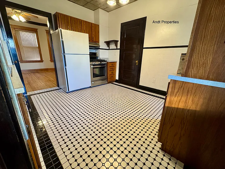 3317 Pearl St — Photo 4