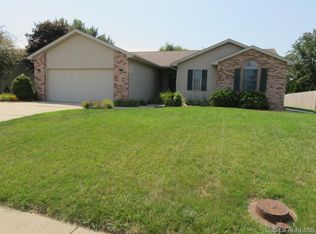 814 Money Tree Dr, Chatham, IL 62629