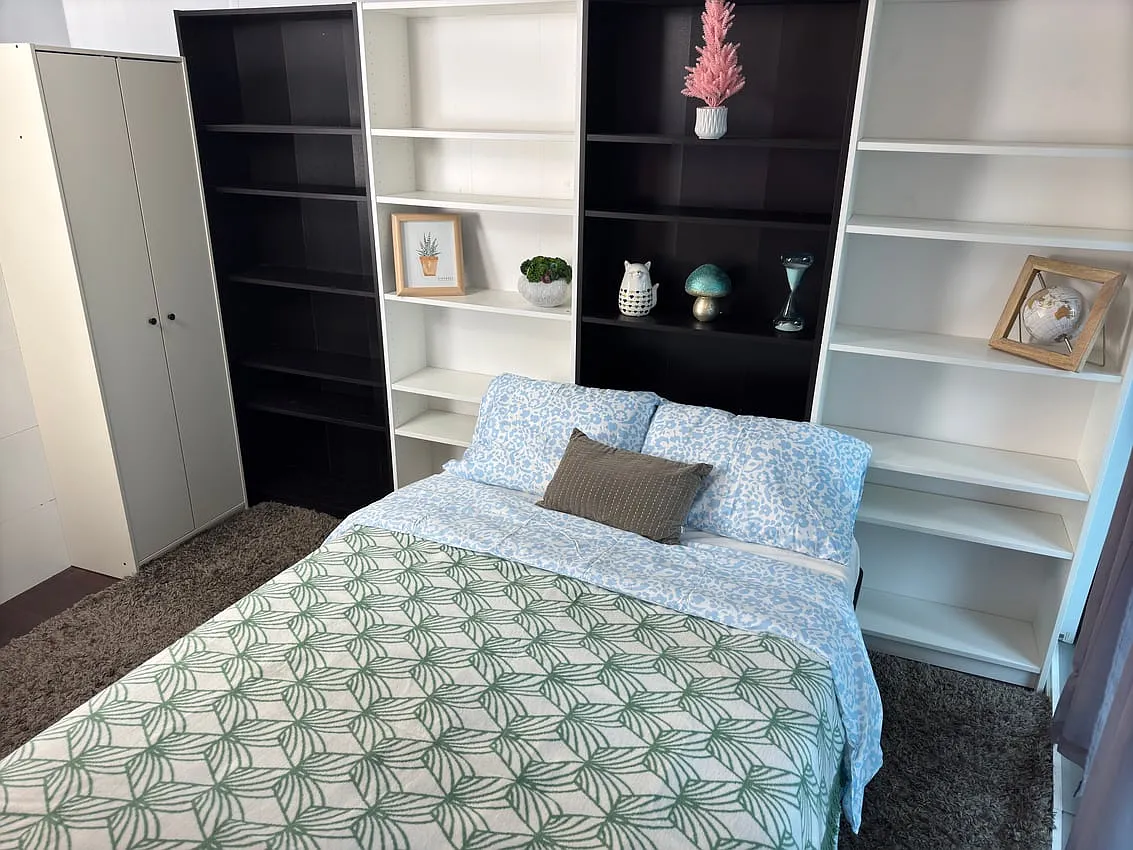 Flex Room - York Street & Bremner Boulevard — Photo 3