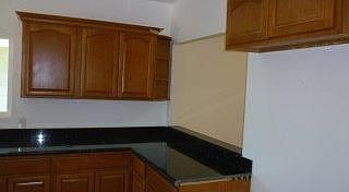 5th image of 1555 Pomona Ave