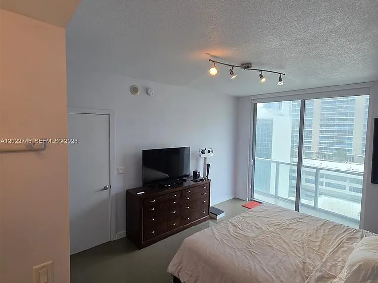 1060 Brickell Ave #2201 — Photo 21